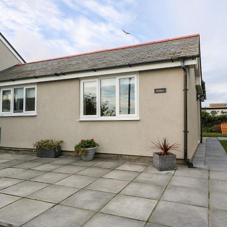 Villa Cedars Holyhead Exterior foto